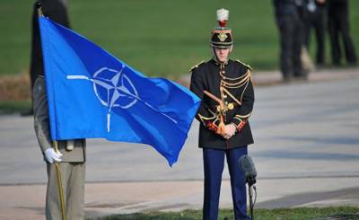 «Нам нужна независимость от США»: во Франции все больше сторонников выхода из НАТО