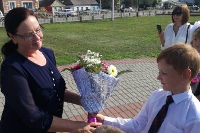 Тамбовчане поделились воспоминаниями о школьной поре и поздравили учителей с профессиональным праздником