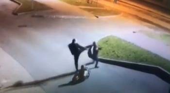 Убийство человека в Череповце ночью попало на видео