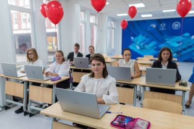 В Приморском районе Петербурга открыли первый центр цифрового образования