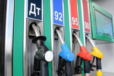 АЗС продолжают поднимать цены на бензин и дизель