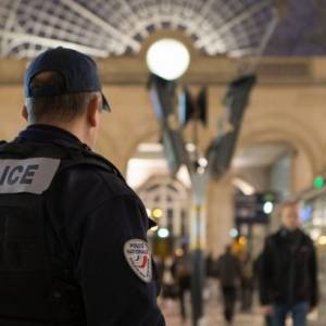 Правоохранители во Франции задержали четырех подозреваемых в подготовке нападений на центры вакцинации