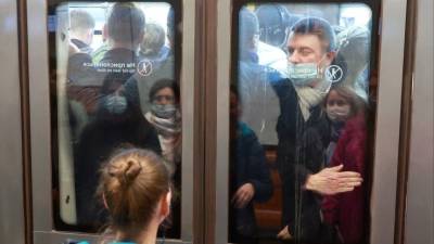 В российских регионах вводят ограничения из-за коронавируса