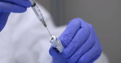 Вакцина Pfizer теряет половину своей эффективности спустя пол года, - исследование
