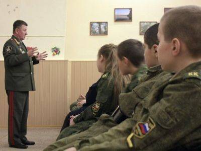 Путин считает, что все образовательные ресурсы должны перейти под контроль государства