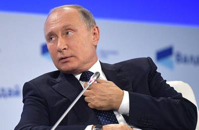 Путин предложил передать информационные ресурсы в школах под контроль государства