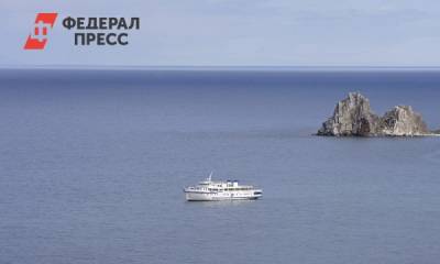 Одного человека удалось спасти с тонущего судна в Белом море
