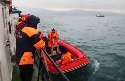 Два человека спаслись после крушения судна «Фаворит» в Белом море