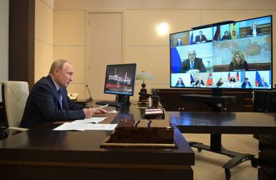Путин призвал россиян вовремя проходить ревакцинацию от COVID-19