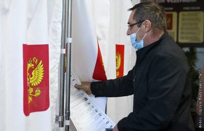 Зеленский наложил санкции на причастных к выборам в ГД в Крыму