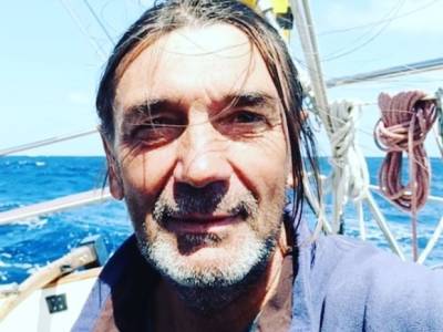 Российский путешественник застрял на «пиратском острове» из-за пандемии
