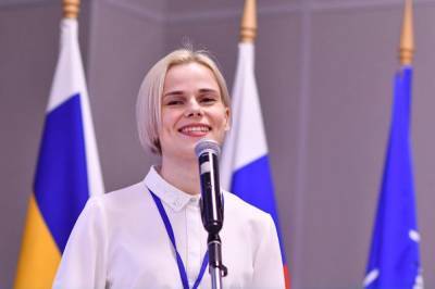 Учитель из Ставрополя получила приз детского жюри на конкурсе «Учитель года России — 2021»