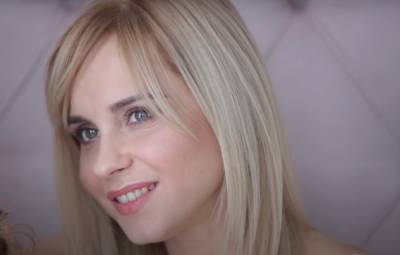 Волшебная женщина: звезда канала "Украина" Лилия Ребрик восхитила нежным образом в алом наряде – "Богиня"