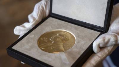 В МГУ прокомментировали присуждение Нобелевской премии по медицине в 2021 году