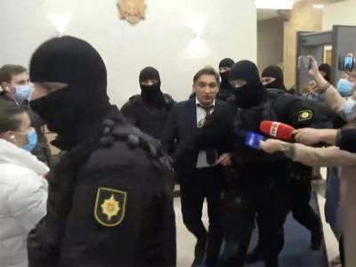 В Молдове открыли уголовное дело на генпрокурора и задержали его