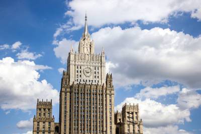 МИД ответил на призыв американских сенаторов выслать 300 российских дипломатов