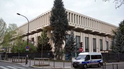 Посольство РФ во Франции обратилось к властям по вопросу о задержанных россиянах