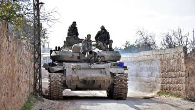 Сирийский военный получил ранение в результате миномётного обстрела в Идлибе
