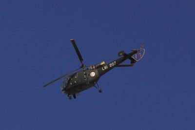 Три человека погибли при крушении военного вертолета в Тунисе