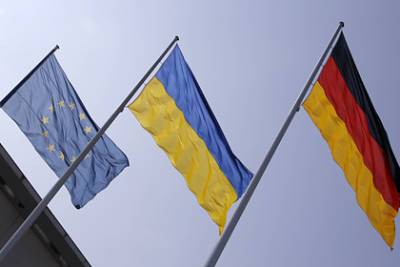 Украина напомнила Германии о «темном прошлом» и призвала помочь вступить в НАТО