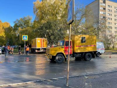 В Новосибирске грузовик ЗИЛ аварийной службы сбил девочку в Ленинском районе