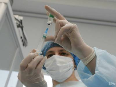 Прививки от коронавируса получили 7,3 млн украинцев