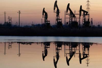 Цены на нефть стабилизируются на данных о росте запасов в США