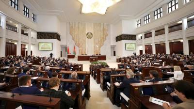 Парламент Беларуси проголосовал за запрет мигрантам возвращаться в страну из ЕС