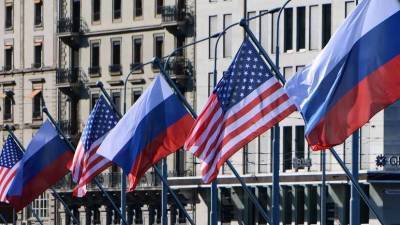 МИД РФ осудил призыв сенаторов США выслать российских дипломатов