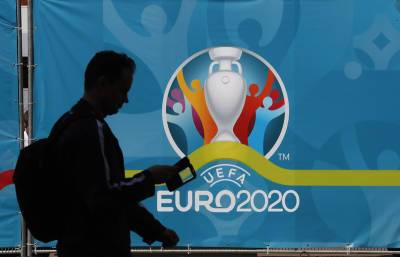 В Совфеде осудили попытки УЕФА "влезть в политику"