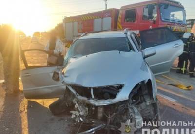 В Одесской области водитель протаранил авто с военными: пять пострадавших (фото)