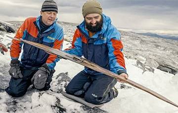В норвежских льдах обнаружили самую старую пару лыж