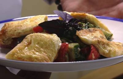 Жареный сулугуни и грузинский салат готовила много раз – это любовь! И вот что дает блюду характерный вкус – а вы знали?