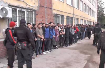Около 400 мигрантов проверили в ходе профилактического рейда по нескольким районам Петербурга