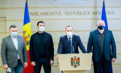 В Молдавии социалисты зовут защитить демократию и закон: «Нас не задавить»