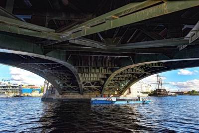 Биржевой мост в Петербурге закроют на капремонт до ноября 2022 года