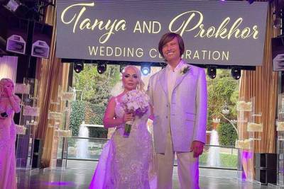 Фотограф нашел странности в свадебных фото Прохора Шаляпина и Татьяны Дэвис
