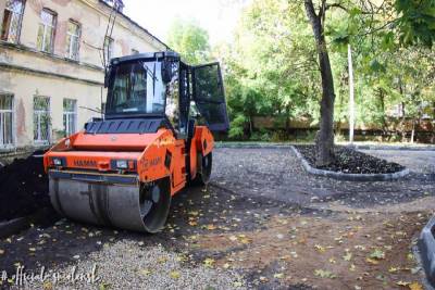 В Смоленске продолжается ремонт дворовых территорий