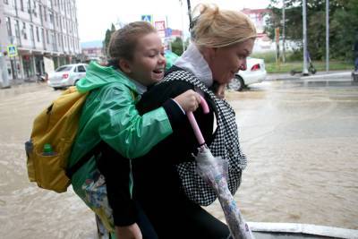 Младшеклассников в Дагестане рекомендовали перевести на удаленку из-за непогоды