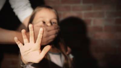 Педофил пытался изнасиловать 8-летнюю девочку на улице: родители в Хайфе в ужасе
