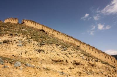 Часть крепостной стены в дагестанском Гунибе разрушилась из-за ливней