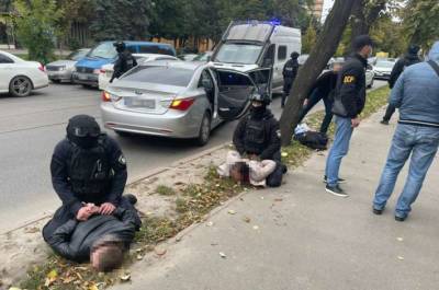 В Харькове бандиты отбирали квартиры у людей