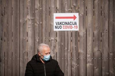 Правительство Литвы будет платить людям старше 75 лет за прививку от COVID-19