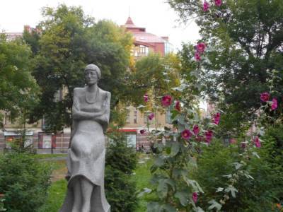 В Петербурге благоустроили сквер у бывшего Павловского женского института