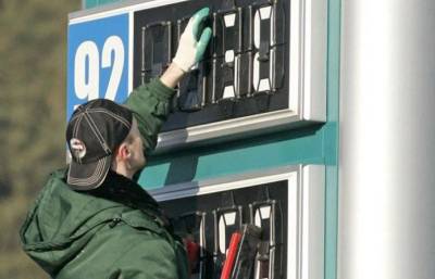 Украинских автолюбителей предупредили об аномальной ситуации со стоимостью топлива в стране