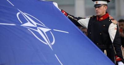 НАТО вдвое сократила численность миссии России при альянсе