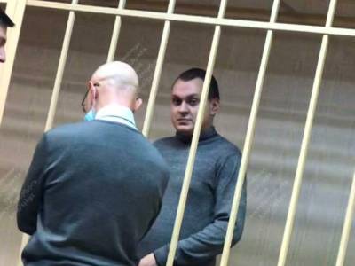 Суд в Петербурге продлил блогеру Хованскому срок заключения под стражей