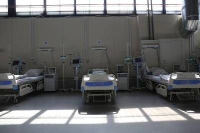 Почти 450 пациентов с COVID-19 госпитализировали в Петербурге за сутки