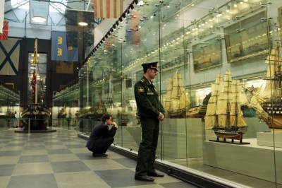 В петербургском музее артиллерии началась выставка памяти "Стрелы-2" и "Точки У"