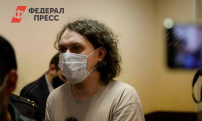 В Петербурге блогера Юрия Хованского* привезли в суд